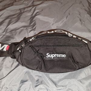 REPLICA Supreme 2018 Waist Bag